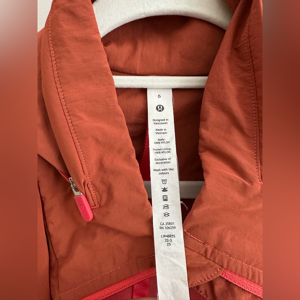 Lululemon Lightweight Hooded Jacket (Pale Raspberry) - Picture 8 of 12